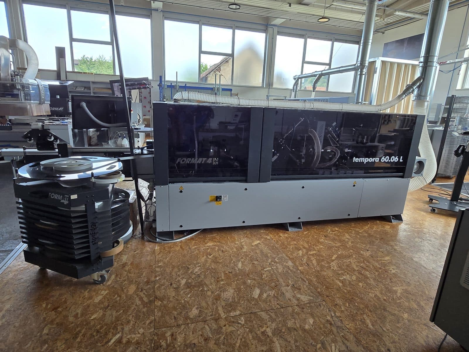 Tempora F600 spredaj